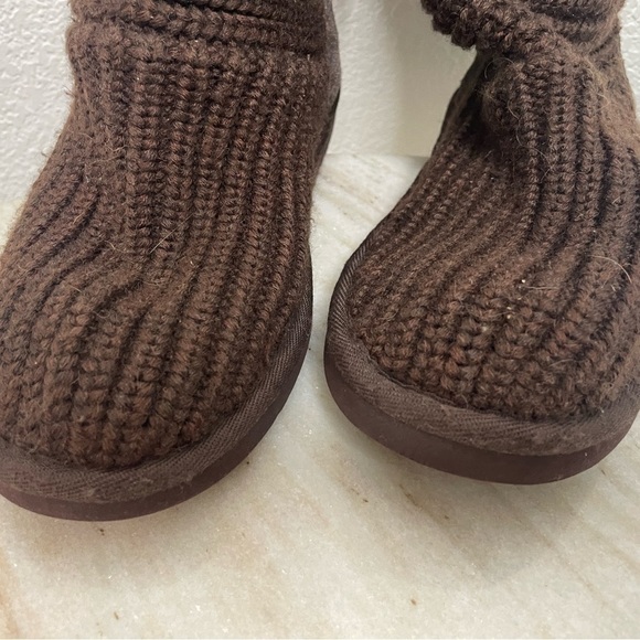 UGG boots knit Cardy classic women’s sz 5 style 5819 brown buttons - Picture 3 of 9